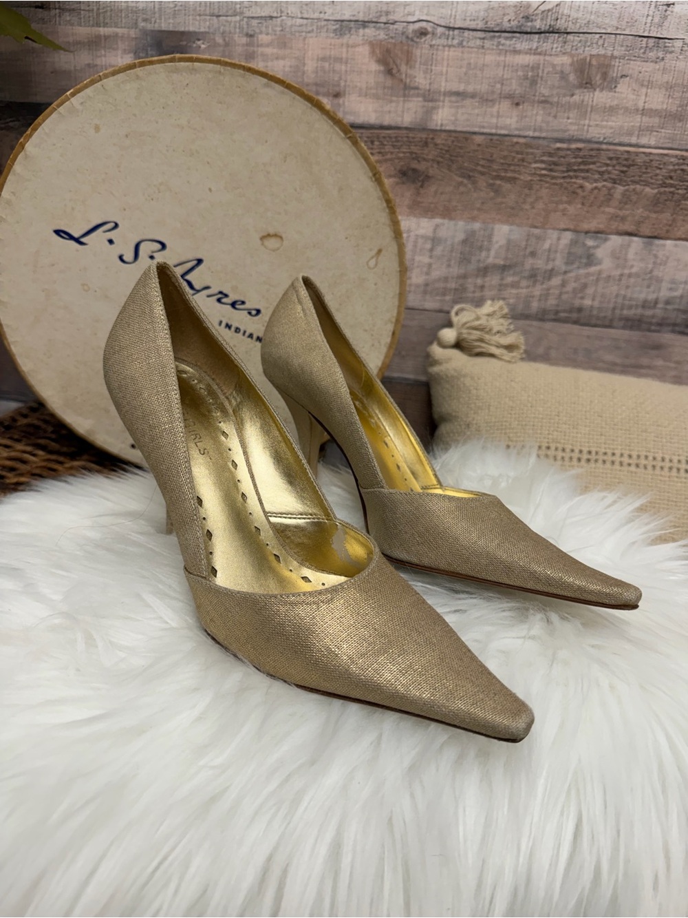 BCBGirls Gold Metallic Linen Heels 6 - Picture 4 of 6